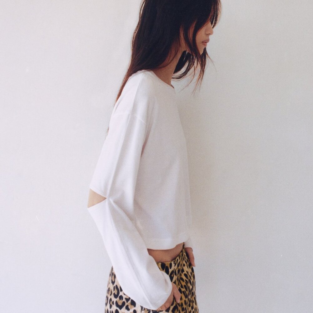 Mango White Long-sleeve Loose-fitting Cropped T-shirt with Cut-out size M, S